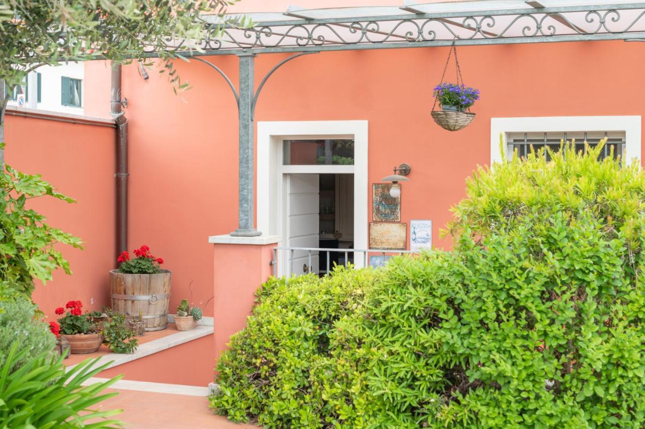 In Versilia Серавеца Екстериор снимка