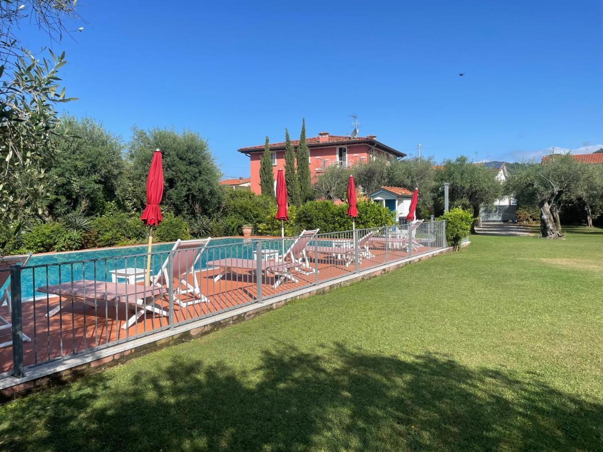 In Versilia Серавеца Екстериор снимка